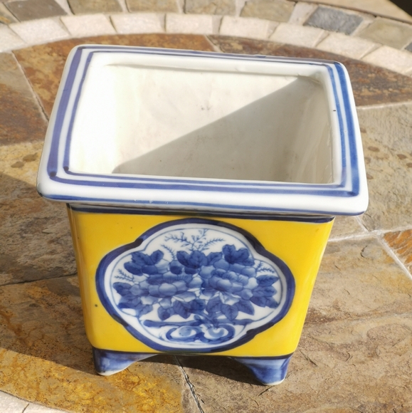 Chinese Porcelain Hand Painted Blue, Yellow and White Bonsai Pot/Plant Pot - Picture 2 of 7